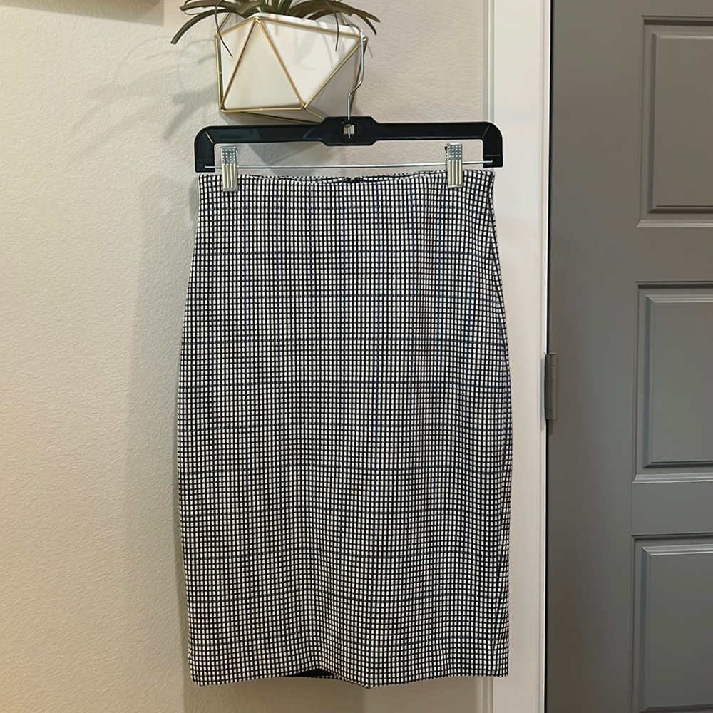 Ann Taylor | Houndstooth (Black, White & Blue) Pencil Skirt | XXS